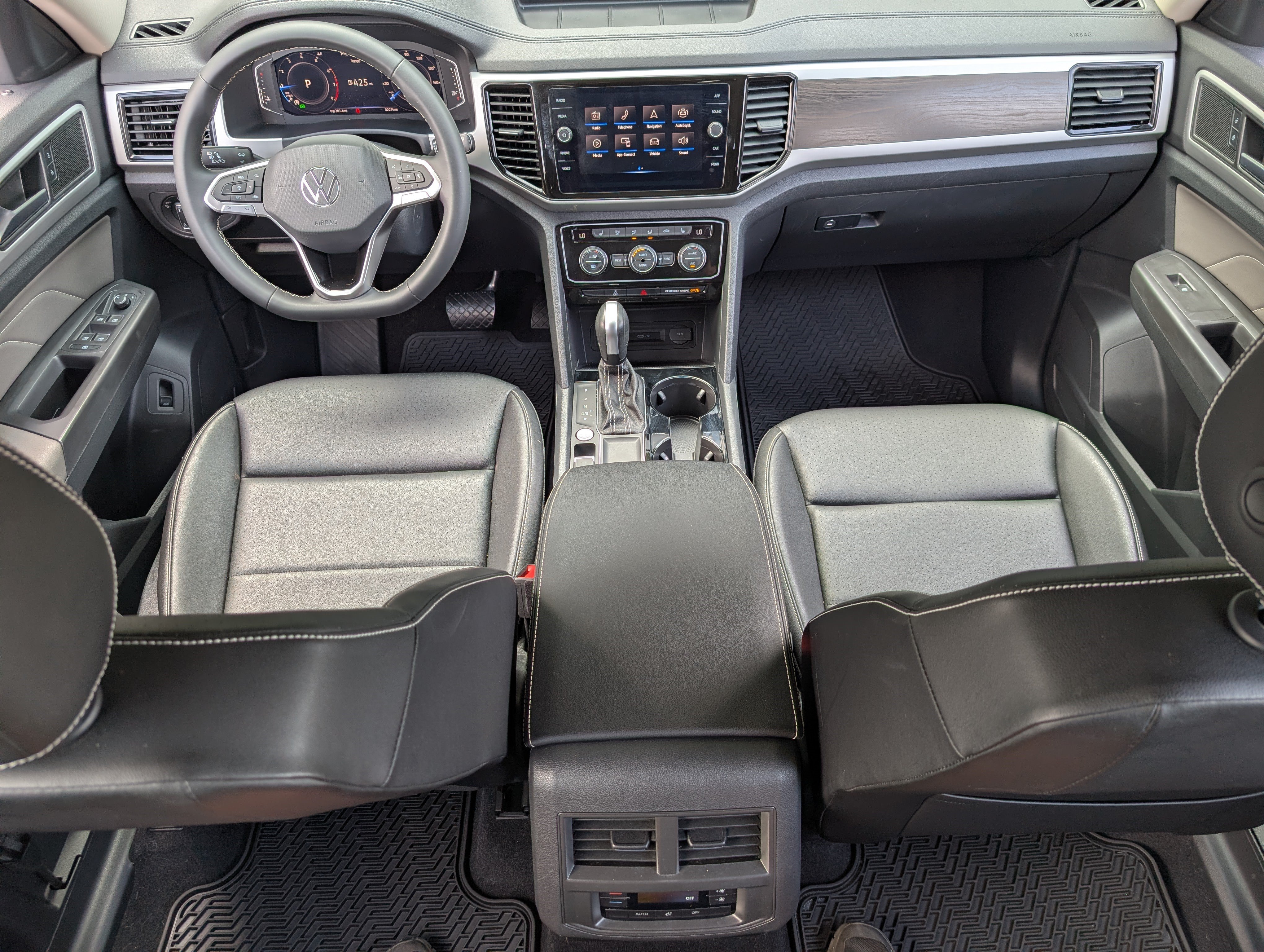 Used 2023 Volkswagen Atlas SE w/ Black Wheel Package FWD image 23