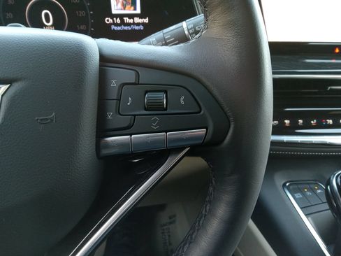 Certified 2024 Cadillac Escalade ESV Premium Luxury AWD/4WD image 22