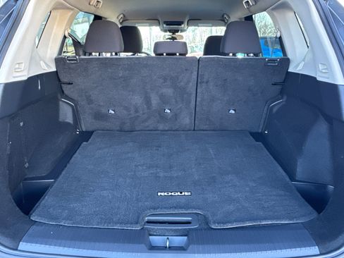 Used 2023 Nissan Rogue SV image 19