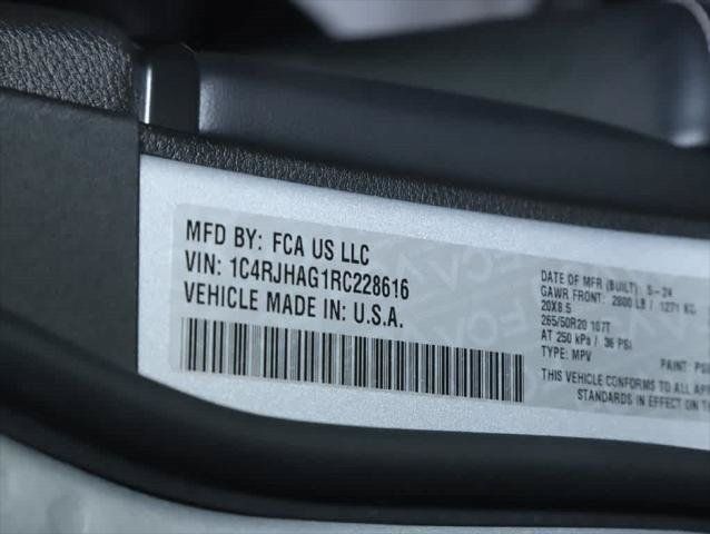 Certified 2024 Jeep Grand Cherokee Altitude AWD/4WD image 20