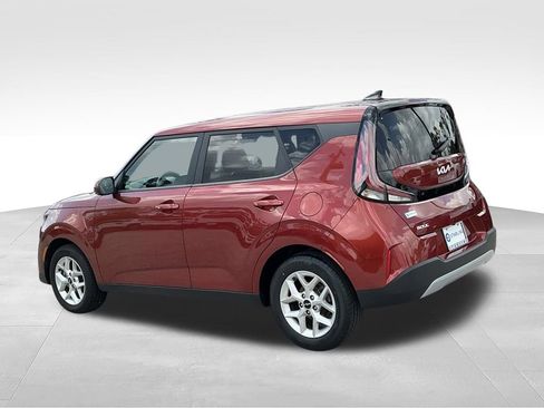 Used 2024 Kia Soul LX w/ Option Group 015 FWD image 4