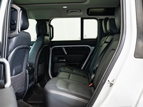 Used 2023 Land Rover Defender 110 X-Dynamic SE image 48