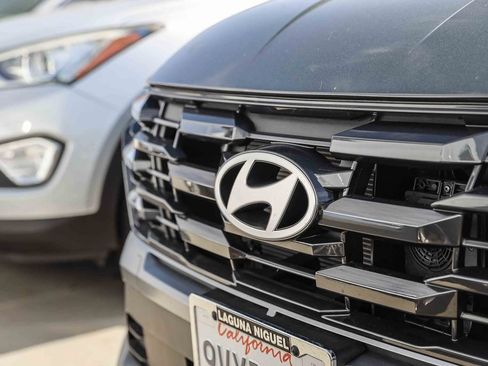 Used 2025 Hyundai Tucson SEL AWD/4WD image 3