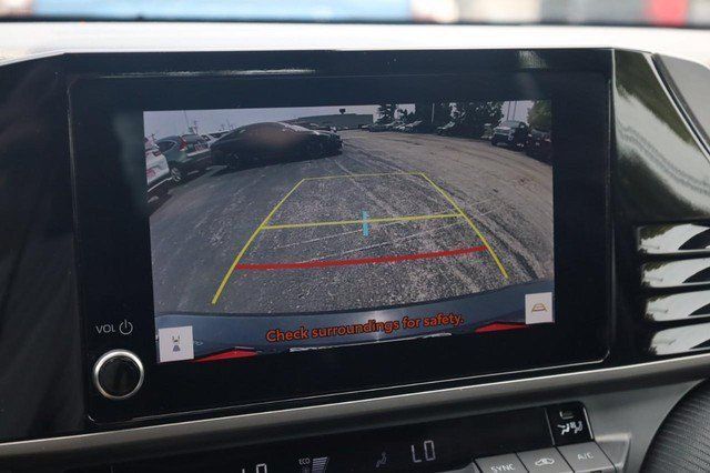Used 2025 Toyota Camry SE FWD image 15