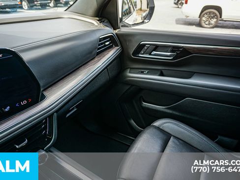 Used 2025 Chevrolet Tahoe LT AWD/4WD image 47