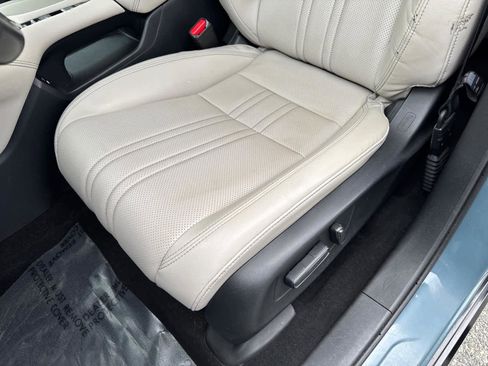 Used 2024 Honda HR-V EX-L image 17