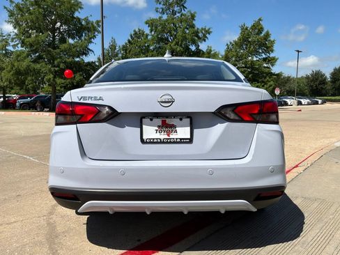 Used 2025 Nissan Versa SV FWD image 7