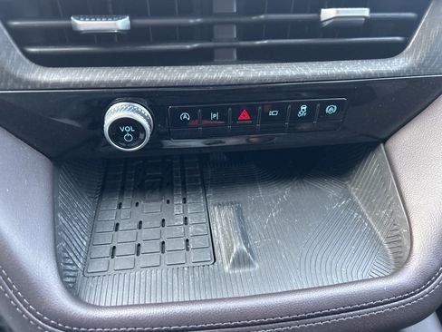 Used 2025 Ford Explorer Platinum w/ Ultimate Package image 28