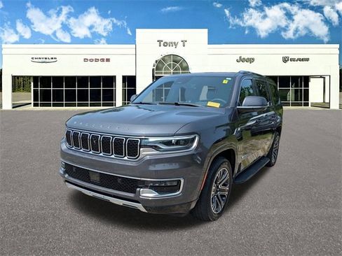 Used 2022 Jeep Wagoneer Series III w/ Convenience Group I image 3