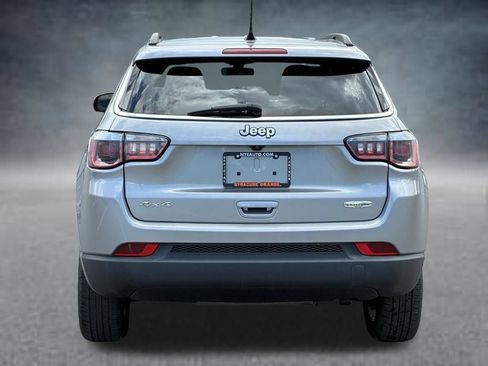 Used 2019 Jeep Compass Latitude w/ Cold Weather Group AWD/4WD image 4