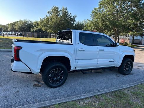 Used 2026 Toyota Tacoma SR5 AWD/4WD image 5