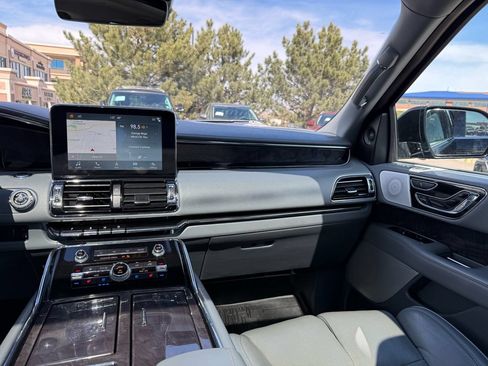 Used 2019 Lincoln Navigator Reserve AWD/4WD image 29