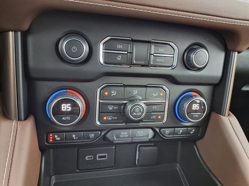 Used 2023 Chevrolet Tahoe High Country image 9