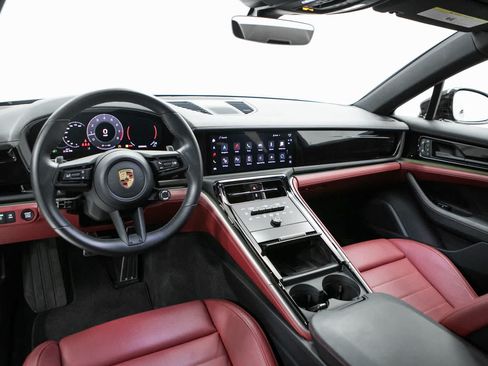 Certified 2024 Porsche Panamera RWD image 13