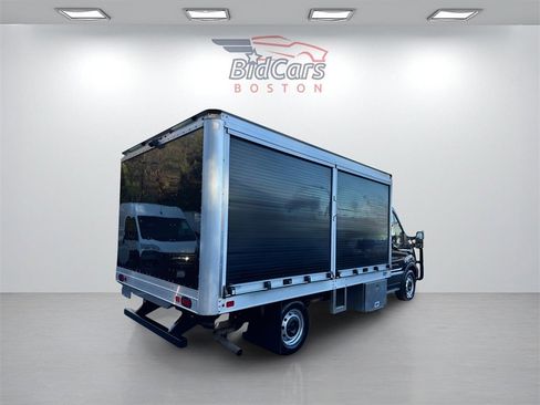 Used 2022 Ford Transit 250 Base image 4