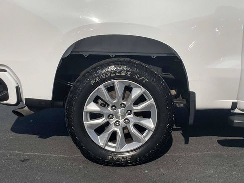 Used 2022 Chevrolet Silverado 1500 Custom RWD image 9