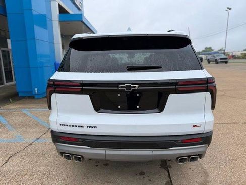 New 2026 Chevrolet Traverse Z71 w/ Enhanced Driving Package AWD/4WD image 4