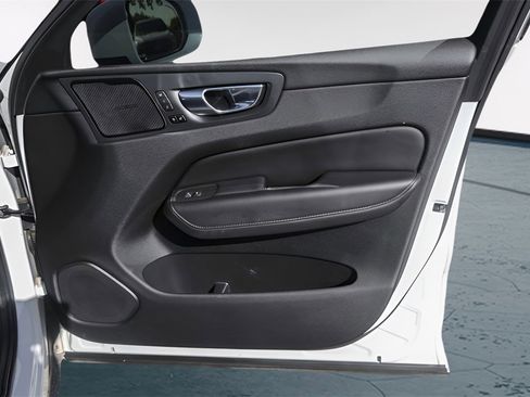 Used 2020 Volvo XC60 T5 Inscription w/ Protection Package Premier image 30