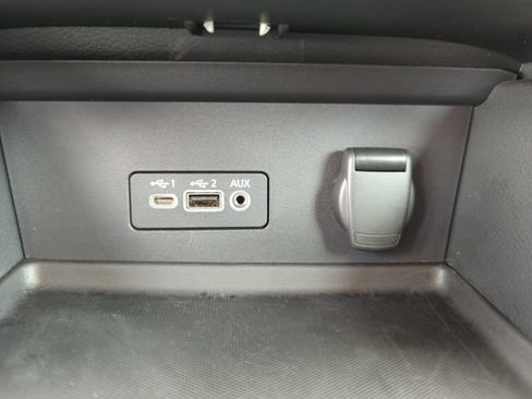 Certified 2023 Nissan Sentra SV FWD image 39
