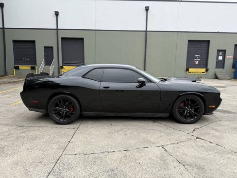 Used 2013 Dodge Challenger R/T RWD image 10