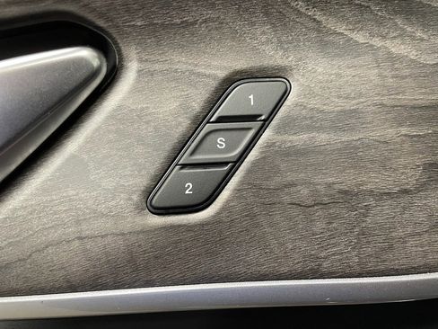 Used 2023 Jeep Grand Cherokee Limited image 13