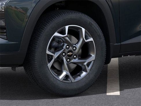 New 2026 Chevrolet Trax LT w/ Driver Confidence Package image 9