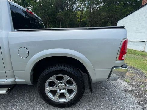 Used 2018 RAM 1500 Laramie w/ Convenience Group AWD/4WD image 5