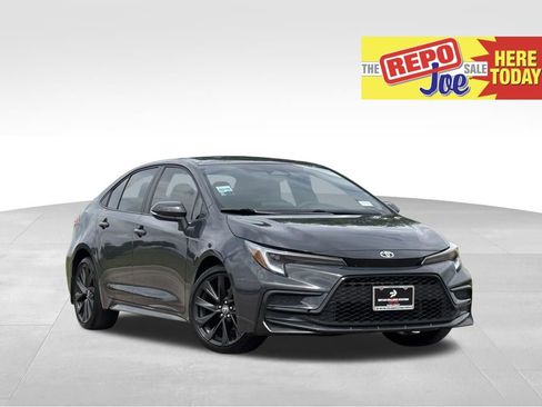Certified 2024 Toyota Corolla SE FWD image 1