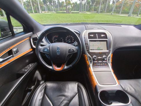 Used 2018 Lincoln MKX Reserve FWD image 7