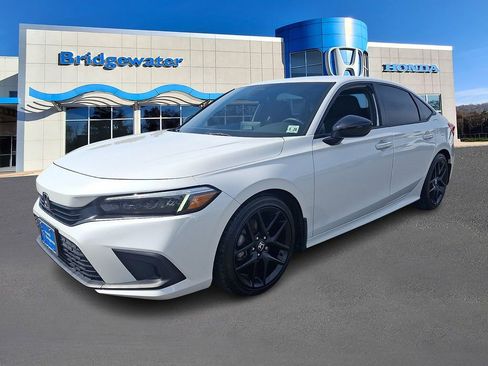 Used 2023 Honda Civic Sport image 3