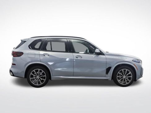 Used 2024 BMW X5 xDrive40i w/ M Sport Package AWD/4WD image 6