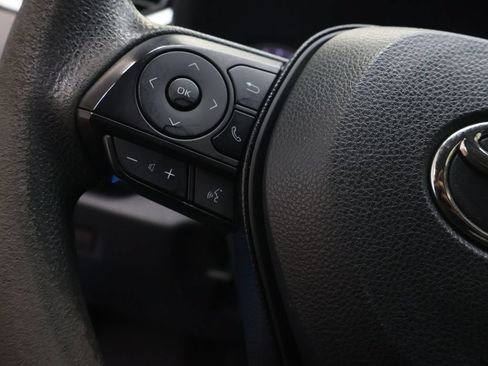 Used 2021 Toyota RAV4 LE AWD/4WD image 19