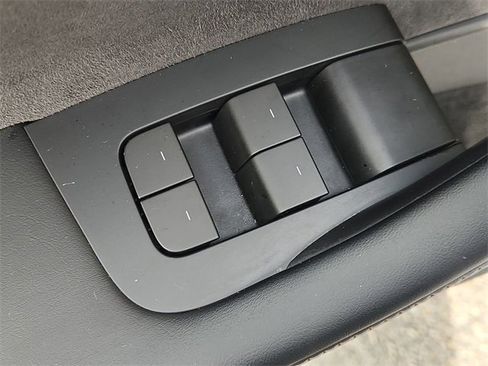 Used 2023 Tesla Model Y Long Range image 23