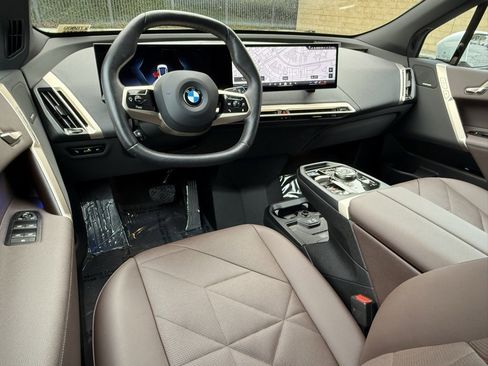 Used 2026 BMW iX xDrive45 image 30