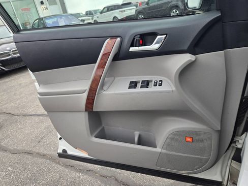 Used 2011 Toyota Highlander Limited image 34