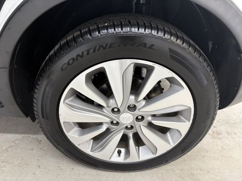 Used 2020 Buick Encore Preferred FWD image 8