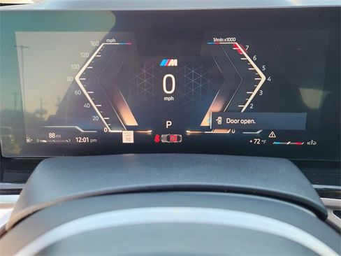 Used 2024 BMW X6 xDrive40i w/ Premium Package image 15