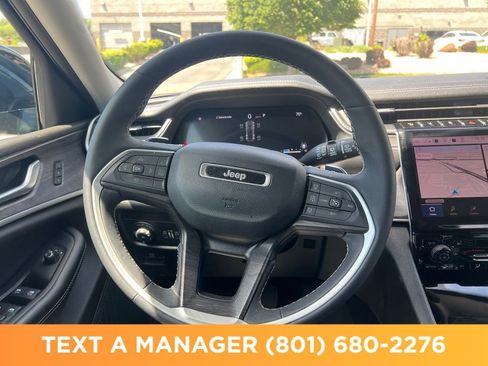 Used 2023 Jeep Grand Cherokee Limited w/ Trailer Tow Prep Group (B) AWD/4WD image 19