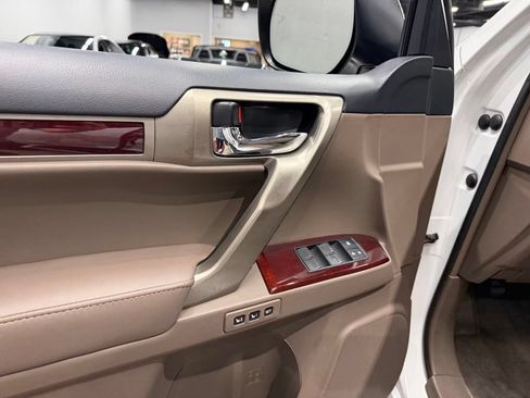 Used 2019 Lexus GX 460 Premium AWD/4WD image 17