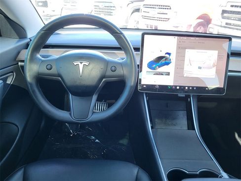 Used 2018 Tesla Model 3 Performance image 15