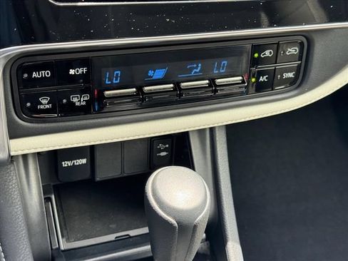 Used 2018 Toyota Corolla iM FWD image 21
