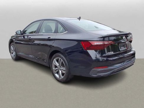 Used 2023 Volkswagen Jetta SE w/ Panoramic Sunroof Package FWD image 28