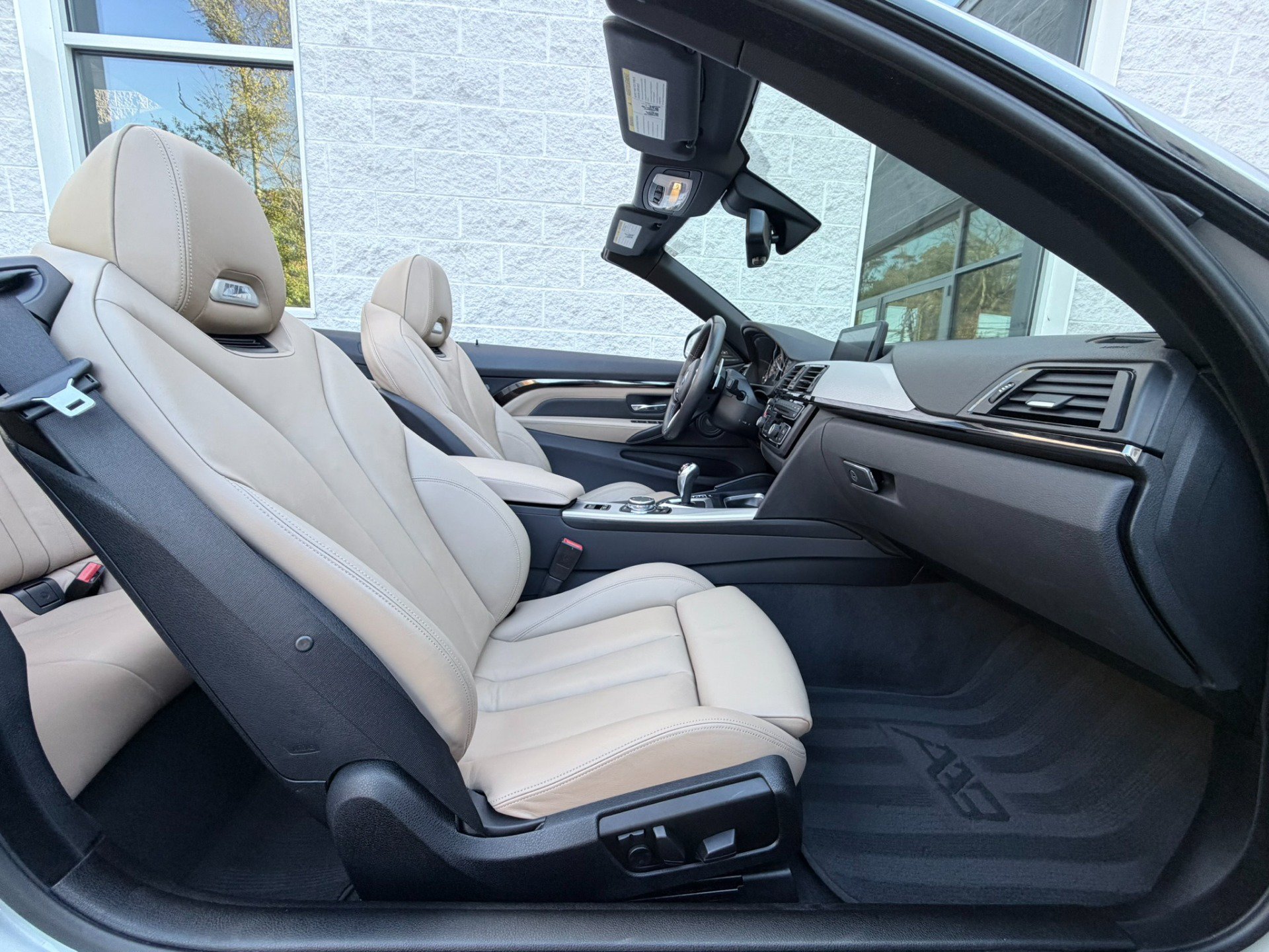 Used 2015 BMW M4 Convertible RWD image 41