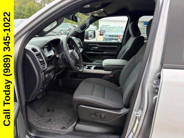 Used 2025 RAM 1500 Big Horn AWD/4WD image 2
