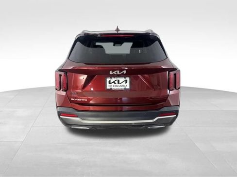 Certified 2025 Kia Sorento EX w/ Panoramic Sunroof Package FWD image 8