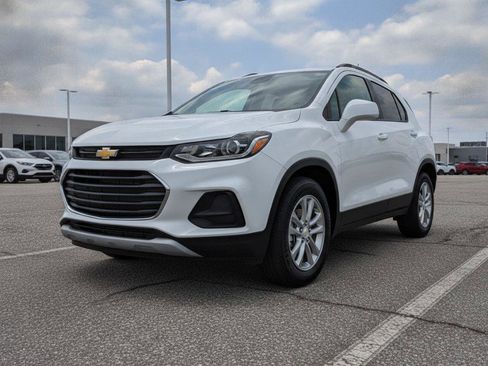 Used 2026 Chevrolet Trax RS w/ Driver Confidence Package FWD image 1