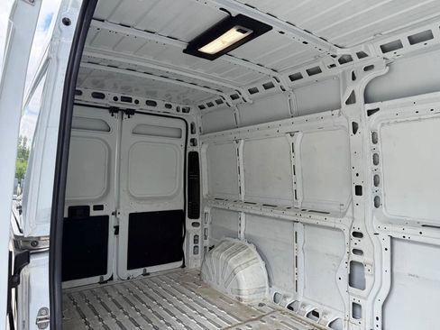 Used 2025 RAM ProMaster 2500 w/ Convenience Group FWD image 30