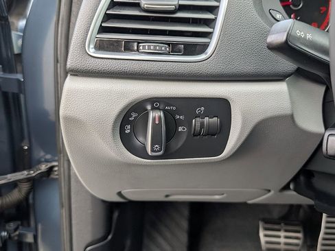 Used 2018 Audi Q3 2.0T Premium Plus w/ Premium Plus Package image 28