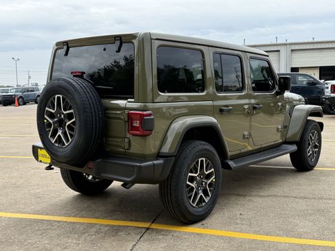 New 2026 Jeep Wrangler Sahara image 7