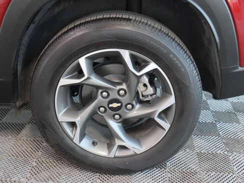 Used 2024 Chevrolet Trax LT w/ Driver Confidence Package FWD image 16